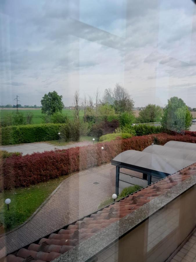 Elysium Hotel Raya Mediglia 外观 照片