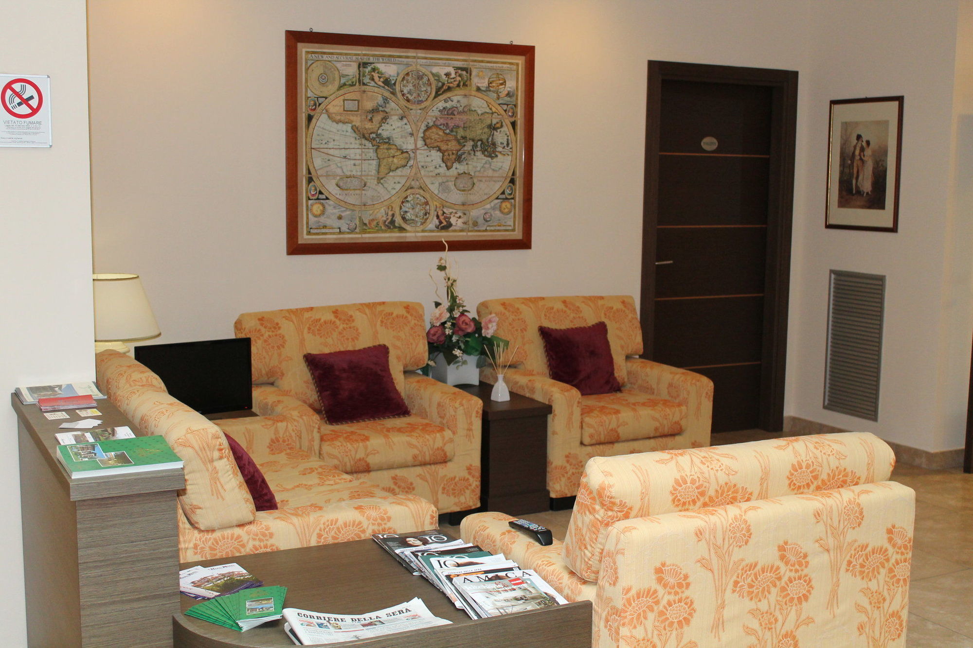 Elysium Hotel Raya Mediglia 外观 照片