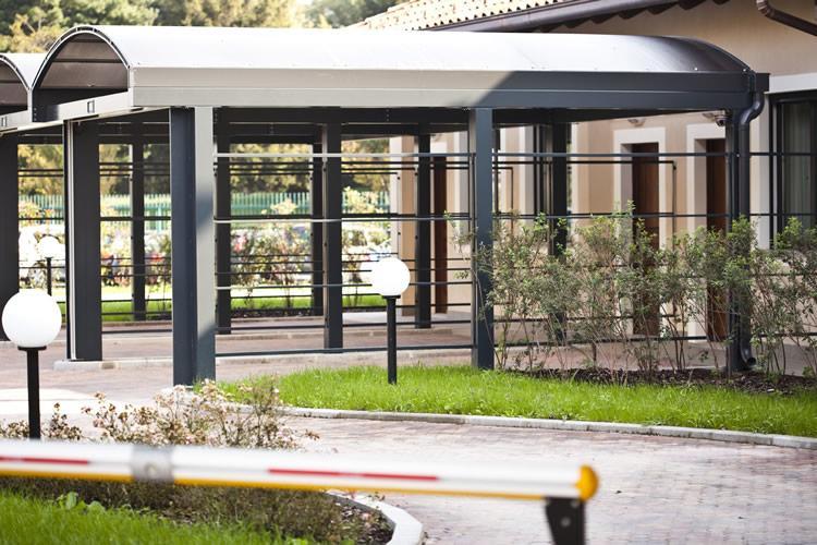 Elysium Hotel Raya Mediglia 外观 照片
